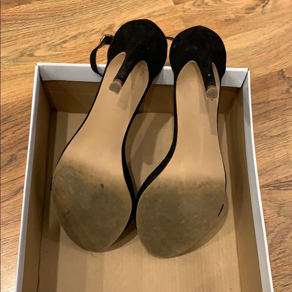 Heels - Picture 2 of 3